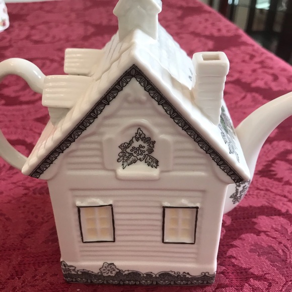 Johnson Brothers Village House Teapot - Picture 2 of 6